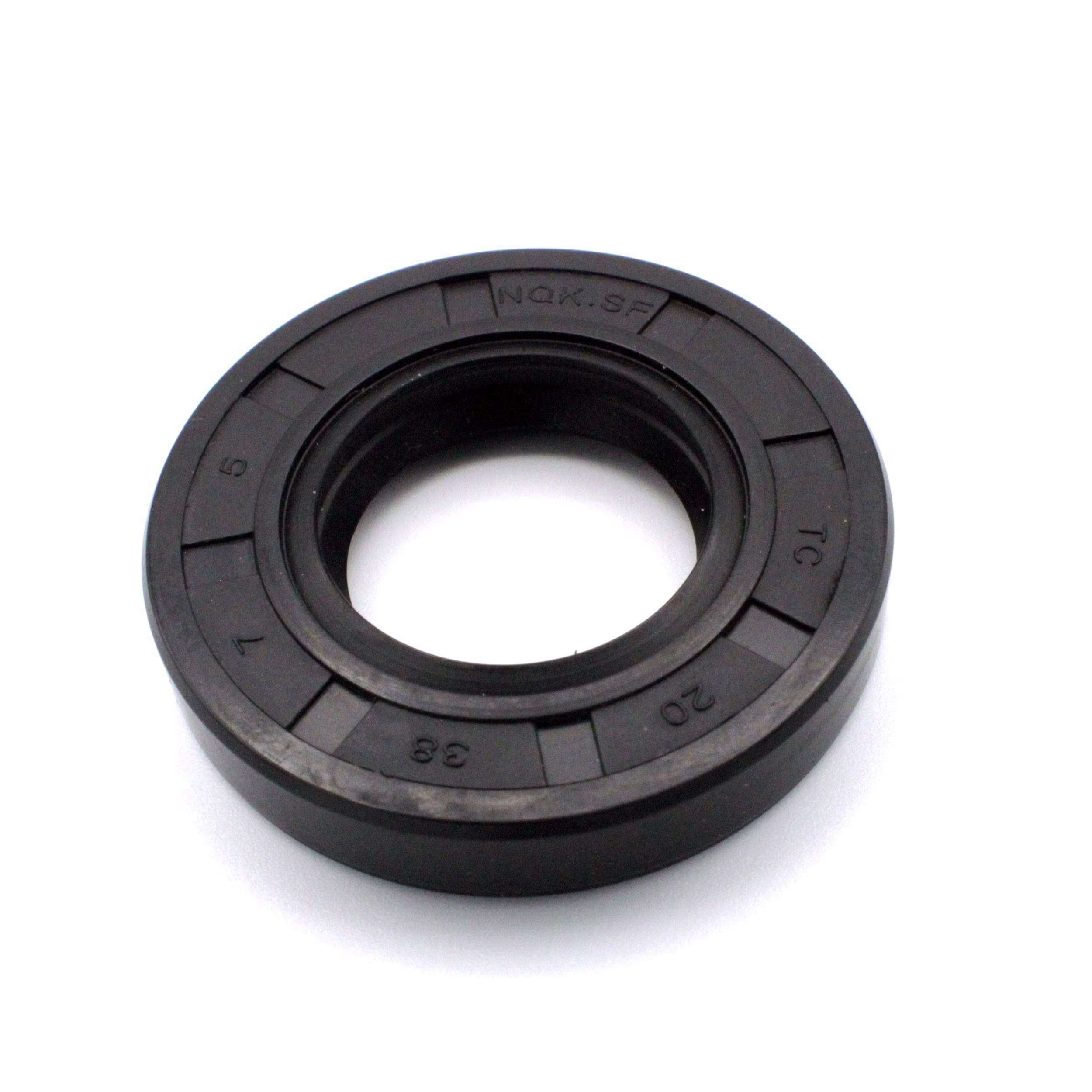 Recambio compatible con Hytrack HY70231 Retén de aceite 20x38x7mm PPE07880 Recambio compatible con Hytrack HY70231 Retén de aceite 20x38x7mm Descubre nuestra amplia gama de recambios para tus máquinas favoritas. Desde recambios para motos hasta kits de rodamientos de rueda, encontrarás todo lo que necesitas para mantener tus vehí