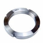Dado con scanalatura KM17 85x110x16mm secondo DIN 981 PP190009 Il controdado viene utilizzato per fissare le connessioni albero-mozzo, ad esempio una ruota dentata su un albero, applicando una pressione assiale.