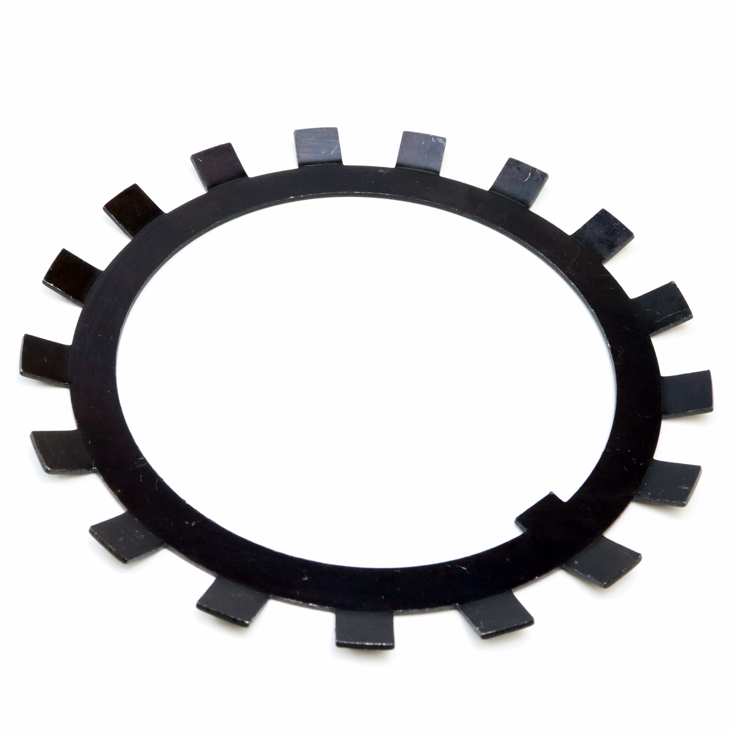 Placa de cierre MB27 135x185x2mm según DIN 5406 PP180008 Las arandelas de seguridad según DIN 5406 son componentes especiales que se utilizan para asegurar tuercas de eje, en particular tuercas de seguridad según DIN 981 KM, y otros componentes en ejes.
