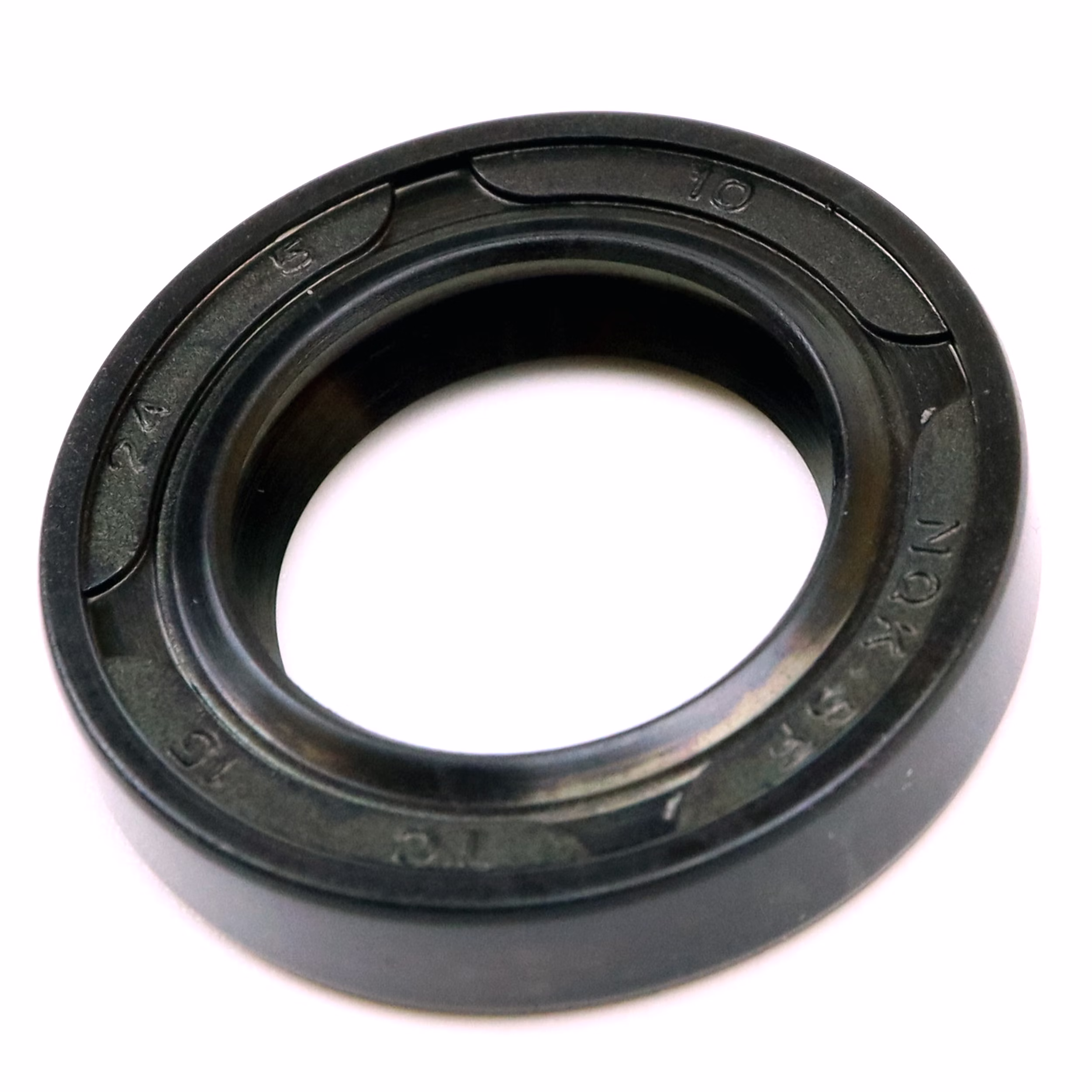 Recambio compatible con el retén Masai XG-4038 15x24x5mm PPE08678 Recambio compatible con el retén Masai XG-4038 15x24x5mm Descubre nuestra amplia gama de recambios para tus máquinas favoritas. Desde recambios para motos hasta kits de rodamientos de rueda, encontrarás todo lo que necesitas para mantener tus vehículos en