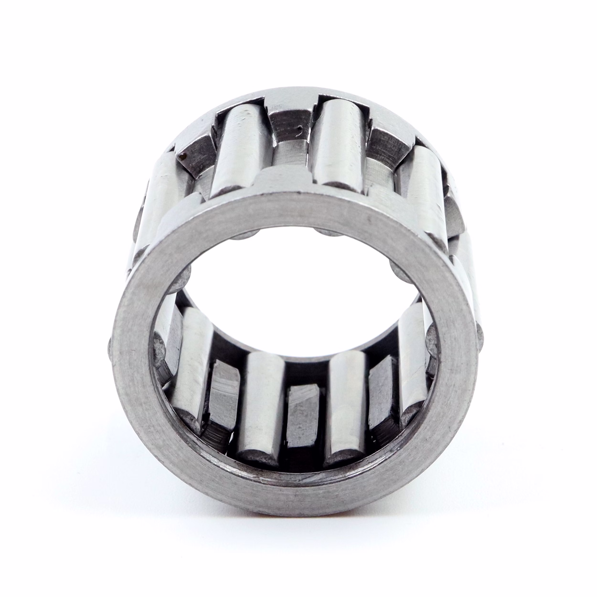 Recambio compatible con Kawasaki 92046-0622 Conjunto de agujas y jaula rodamiento de agujas 22x32x24mm PPE08886 Recambio compatible con Kawasaki 92046-0622 Conjunto de agujas y jaula rodamiento de agujas 22x32x24mm Descubre nuestra amplia gama de recambios para tus máquinas favoritas. Desde recambios para motos hasta kits de rodamientos de rueda, encontrarás todo lo