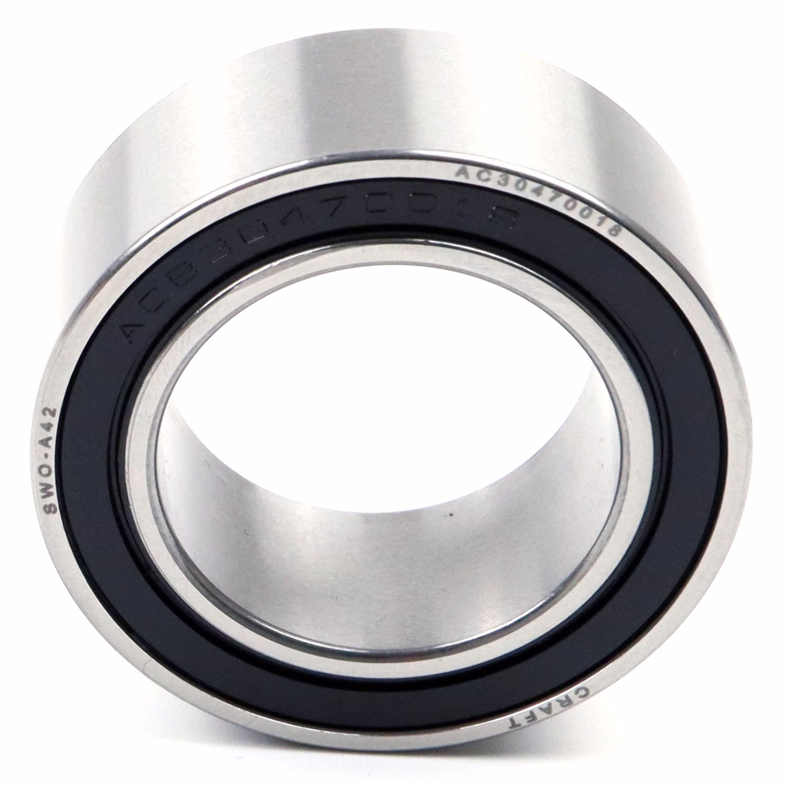 PP100087 Scoprite il cuscinetto a sfere a contatto obliquo 3205 2RS di Parts and Parts, un cuscinetto a doppia fila ad alte prestazioni progettato per garantire una rotazione fluida e la massima durata. Ideale per macchine CNC, motori elettrici, pompe dell'acqua e