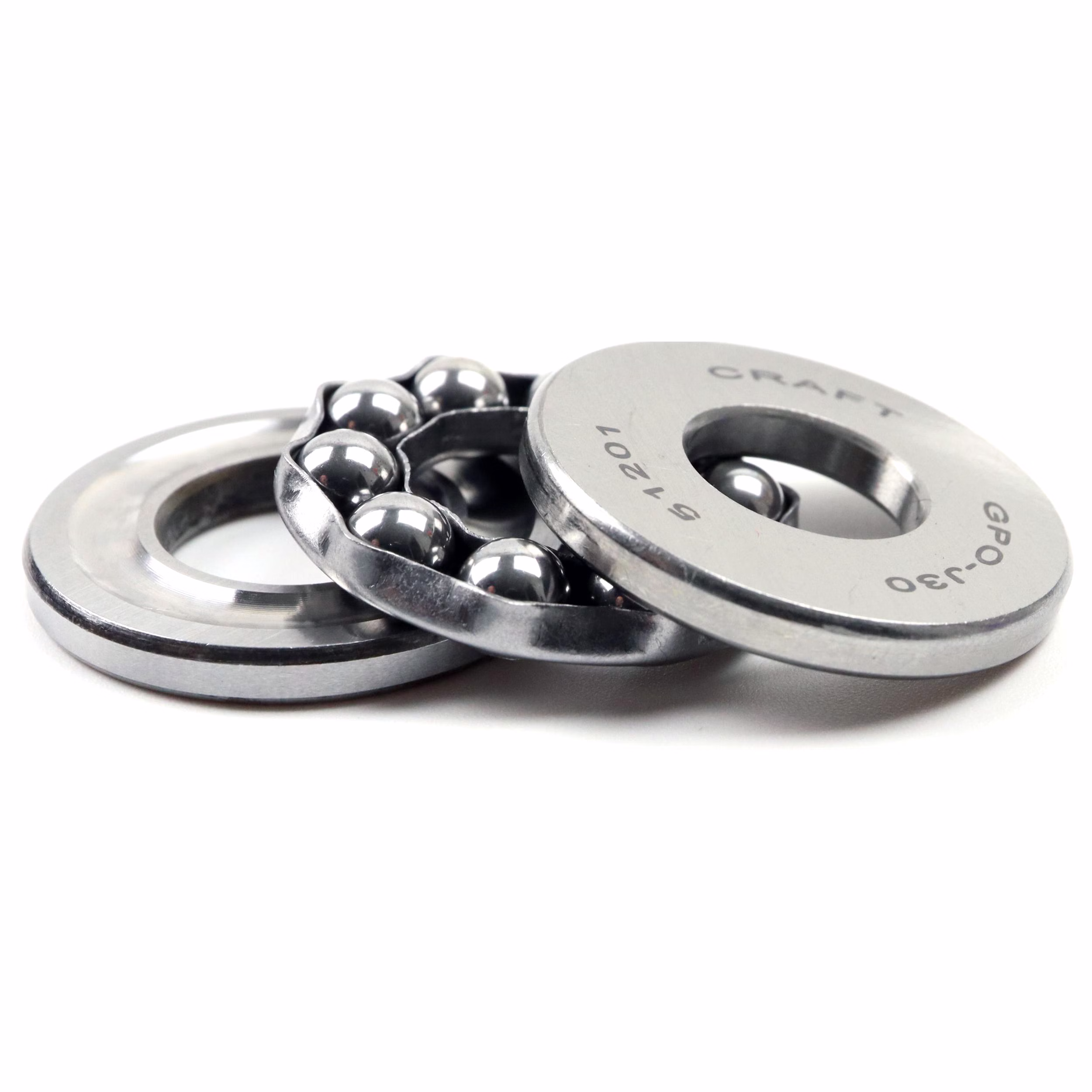 Cuscinetto a sfere reggispinta 51201 12x28x11mm, DIN 711, elevata capacità di carico assiale, montaggio semplice, cuscinetto reggispinta scanalato, struttura in acciaio resistente, utilizzato in alberi e dispositivi meccanici PP170042 Scoprite il cuscinetto assiale a sfere a gola profonda di Parts and Parts, progettato per carichi assiali elevati e funzionamento a bassa rumorosità. Questo cuscinetto resistente è conforme alla norma DIN 711 e offre una struttura robusta e scorrevole per