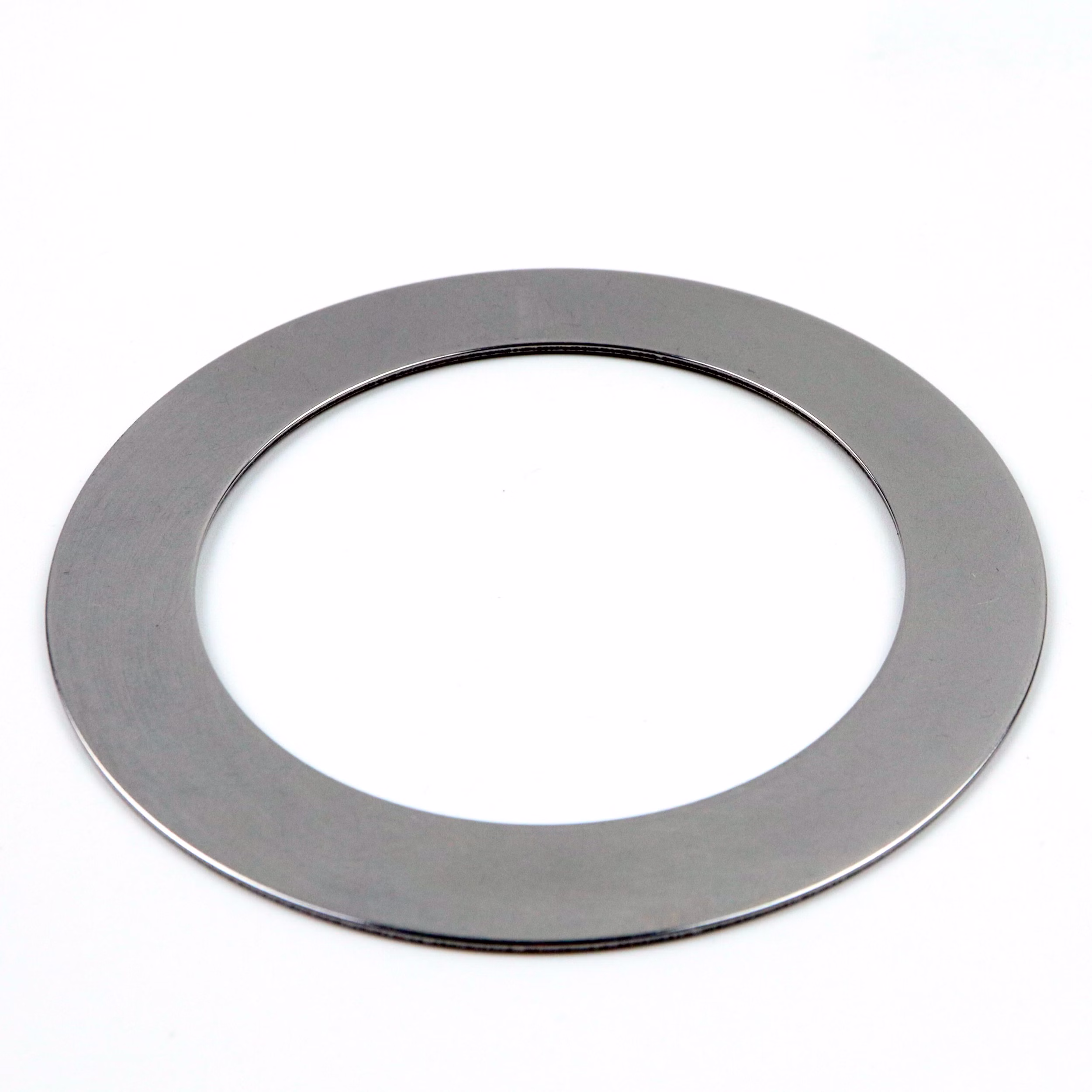 Rondella reggispinta AS5578 55x78x1mm, disco per cuscinetti assiali, DIN ISO 3547, assorbimento delle forze assiali, cuscinetto per albero a basso attrito, ideale per macchine e gruppi di ingranaggi PP270001 Rondelle reggispinta di alta qualità (dischi per cuscinetti assiali) per l'assorbimento della forza assiale. A basso attrito, durevoli e ideali per macchine, riduttori e applicazioni industriali.