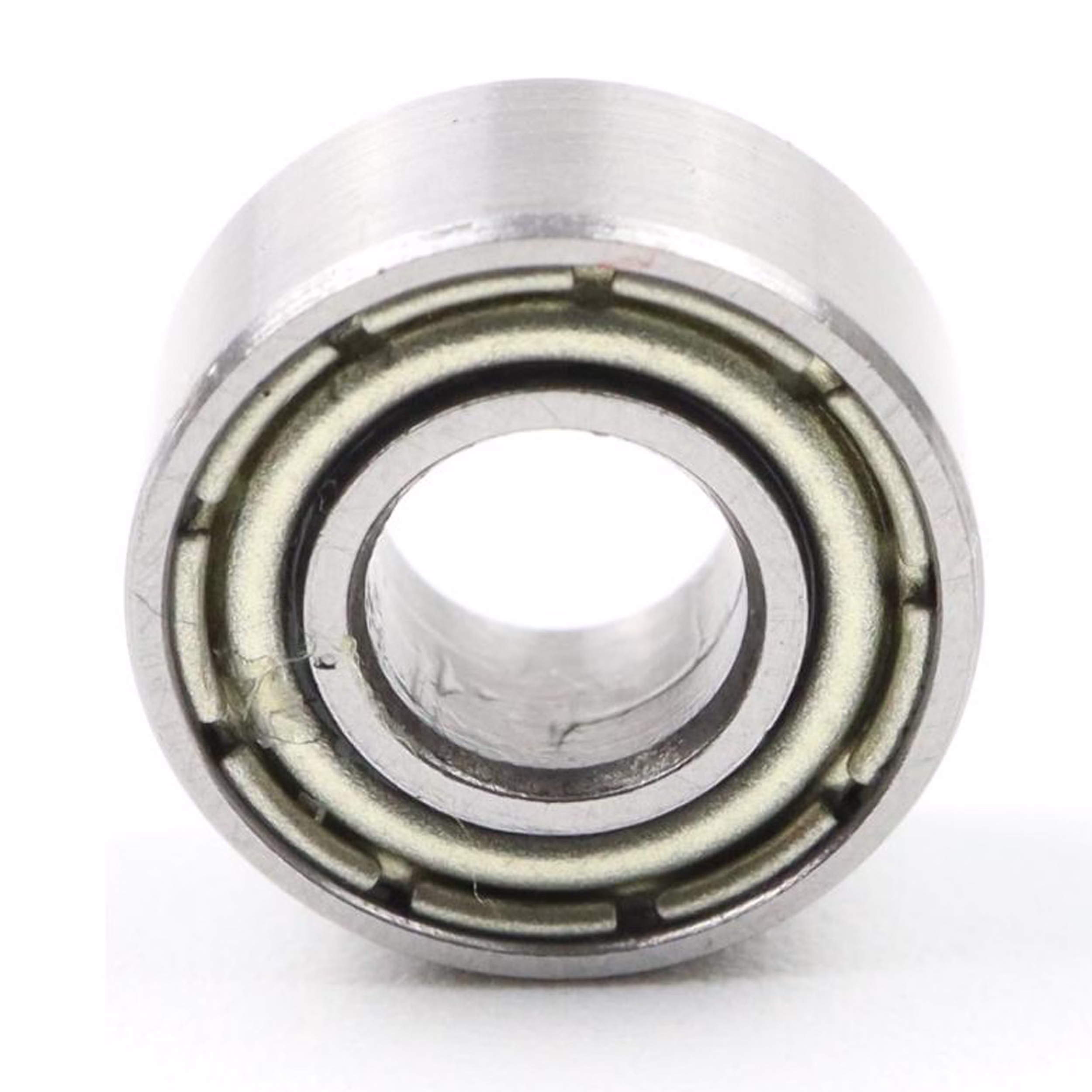 Rodamiento rígido a bolas 684 2Z, 4x9x4mm, DIN 625 ISO 15, rodamiento radial de alta velocidad, baja fricción, funcionamiento suave, ideal para transmisiones de vehículos y maquinaria industrial. PP010380 rodamiento de bolas rodamiento radial extractor engrasador rodamiento rígido de bolas eje de bolas anillo obturador tapa disco caucho jaula de acero alojamiento apretado suelto din 625 tabla rodamiento cojinete de deslizamiento juego c3 c4 rodamiento de ag