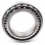 Scoprite il cuscinetto a rulli conici per impieghi gravosi DIN 720 ISO 355 per applicazioni industriali e automobilistiche. Grazie ai corpi volventi conici, offre elevata resistenza, basso attrito e lunga durata. Ideale per carichi radiali e assiali elevat