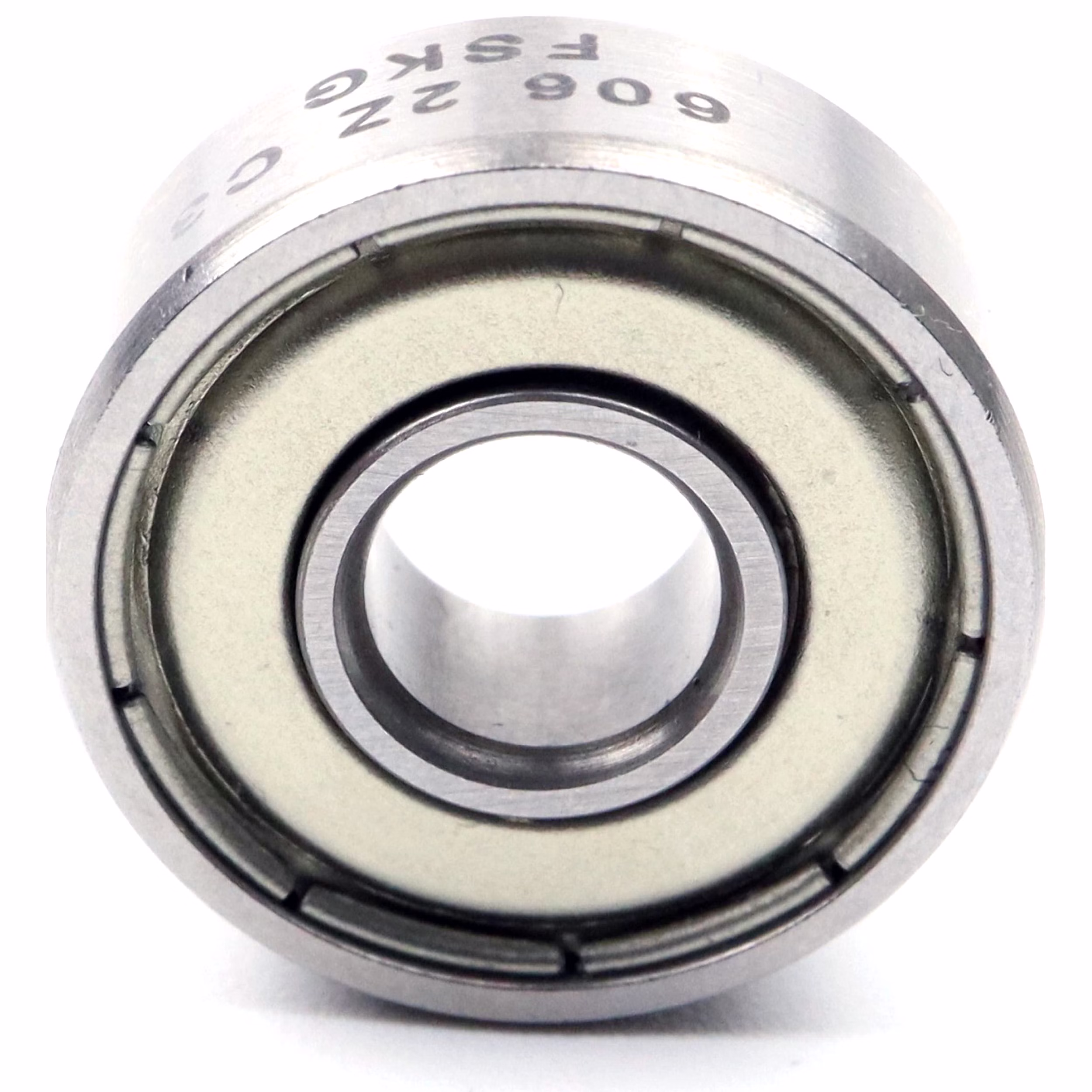 Rodamiento rígido a bolas 606 2Z, 6x17x6mm, DIN 625 ISO 15, rodamiento radial de alta velocidad, baja fricción, funcionamiento suave, ideal para transmisiones de vehículos y maquinaria industrial. PP010405 rodamiento de bolas rodamiento radial extractor engrasador rodamiento rígido de bolas eje de bolas anillo obturador tapa disco caucho jaula de acero alojamiento apretado suelto din 625 tabla rodamiento cojinete de deslizamiento juego c3 c4 rodamiento de ag