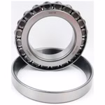 Scoprite il cuscinetto a rulli conici per impieghi gravosi DIN 720 ISO 355 per applicazioni industriali e automobilistiche. Grazie ai corpi volventi conici, offre elevata resistenza, basso attrito e lunga durata. Ideale per carichi radiali e assiali elevat