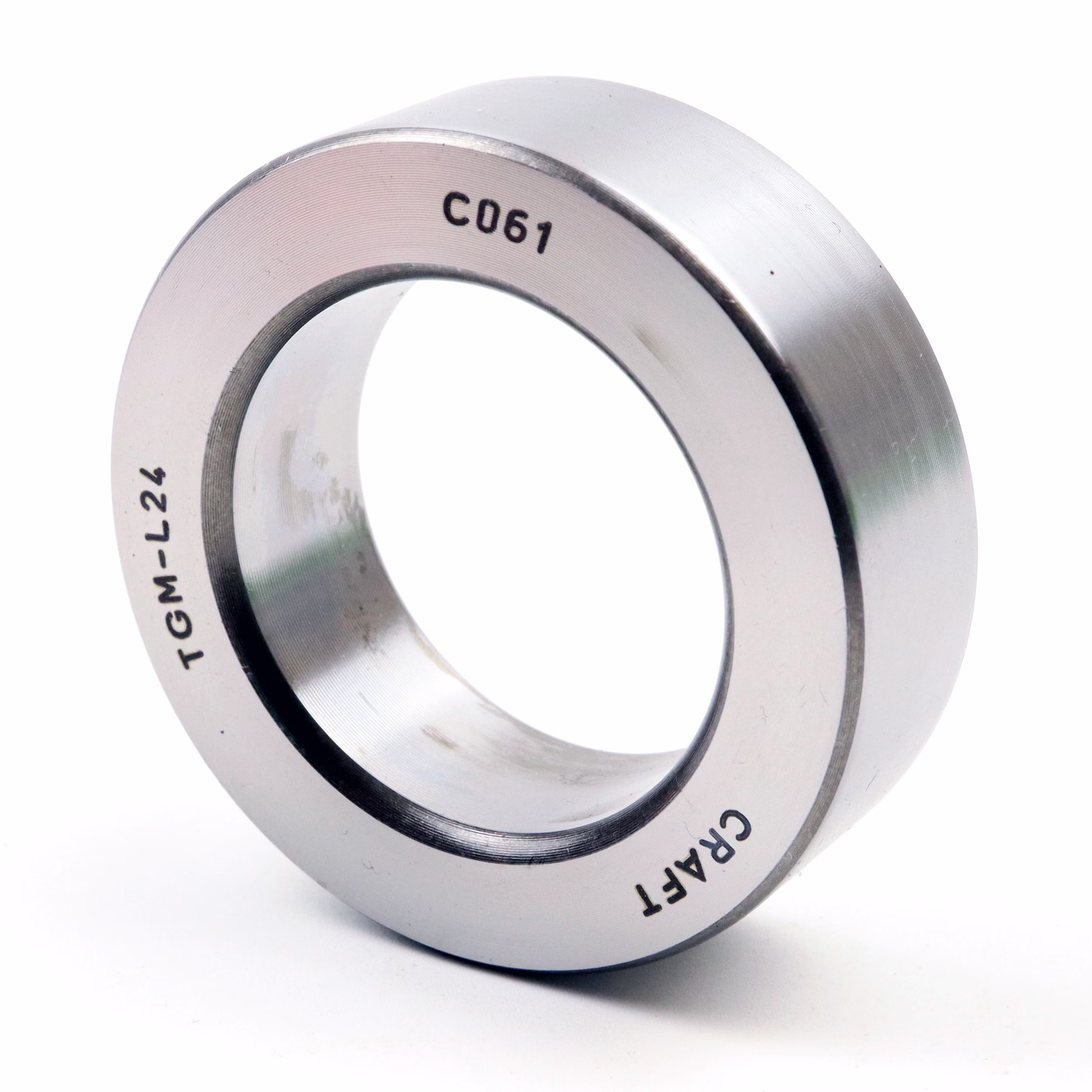 Anello distanziatore C061 39,6 x 61 x 19 mm – Boccola distanziatrice di precisione – Distanziatore in acciaio per cuscinetti ad alta resistenza per il settore automobilistico e le macchine industriali PP360003 Anello distanziatore C061 39,6 x 61 x 19mm, anello distanziatore di precisione in acciaio al cromo temprato. Anello distanziatore ideale per il settore automobilistico e l'ingegneria meccanica. Elevata capacità di carico e accoppiamento preciso