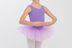 Ein Kind in einem lila Ballettbody und Tutu steht in einer Ballettpose. 4