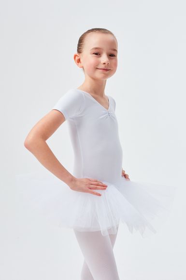 Junges Mädchen in weißem Ballett Trikot