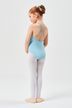Junges Mädchen in blauem Ballettbody 4