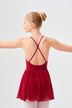 Junge Balletttänzerin in einem roten Ballett Trikot mit Chiffonrock 2