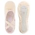 Ein Paar hellrosa Kinderballettschuhe 3