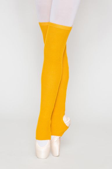 Person mit weißen Strumpfhosen