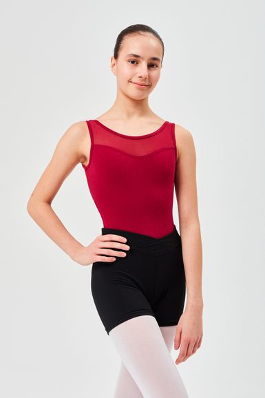 Eine Person in einem roten Ballett Trikot