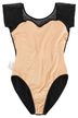 Ein beige-schwarzer Ballettanzug mit kurzen Spitzenärmeln und herzförmigem Ausschnitt