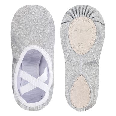 Ein Paar silberne Glitzer-Ballerinas mit elastischen Riemen