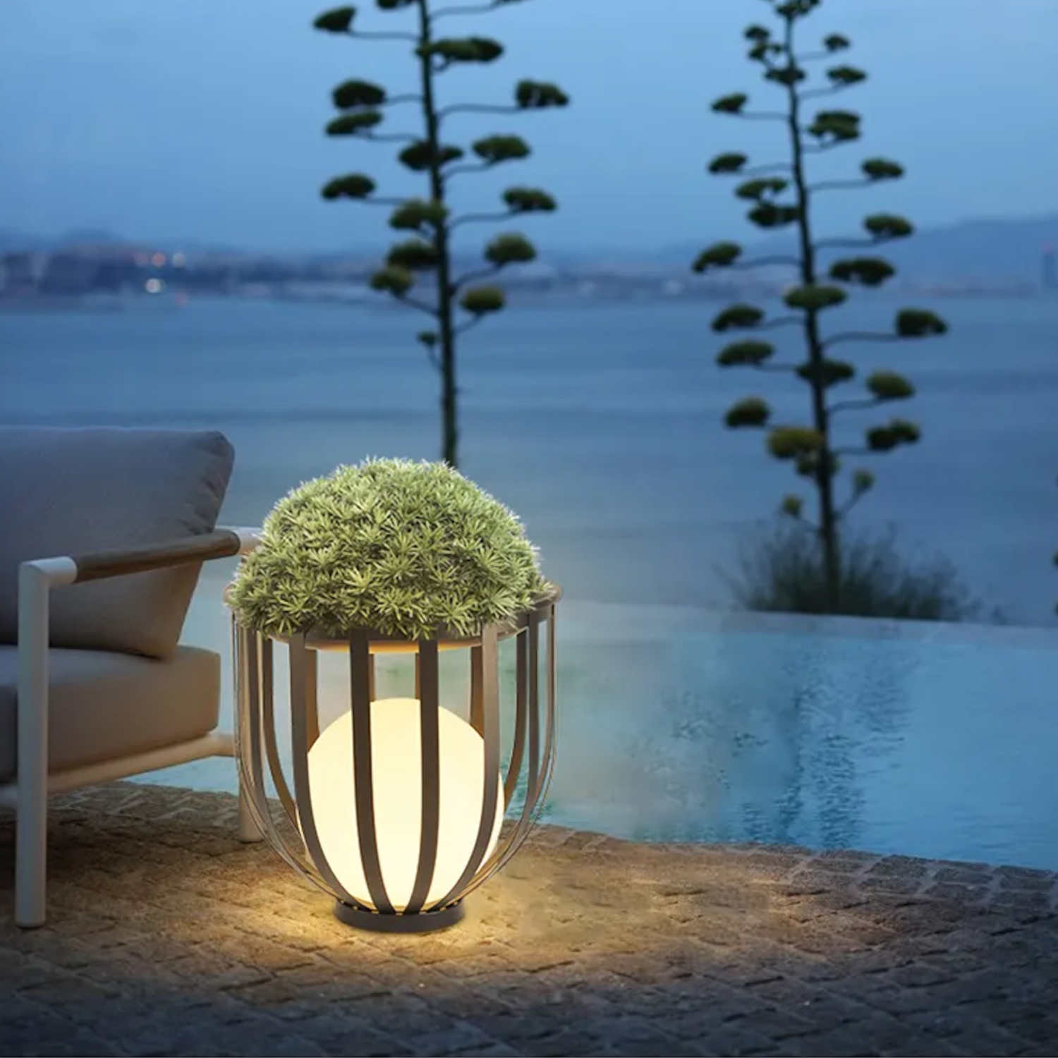 Hochwertige Outdoor Lampe aus Metall für Garten oder Terrassen 55cm