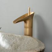 Wasserfall Armatur gold mit breitem Auslauf wohnfreuden