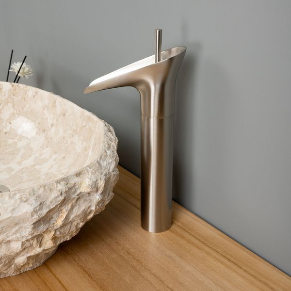 Wasserfall Armatur silber mit breitem Auslauf
