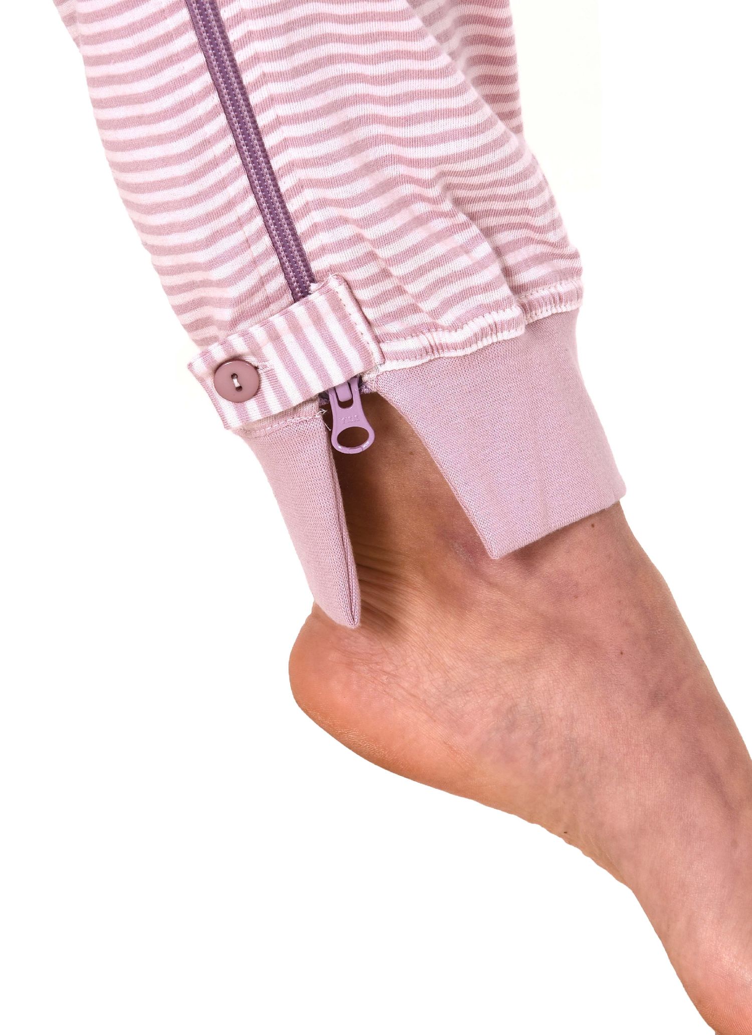 Damen Pflegeoverall langarm mit Reißverschluss am Rücken und am Bein 291 270 90 102 Damen Pflegeoverall langarm mit Reißverschluss am Rücken und am Bein 291 270 90 102