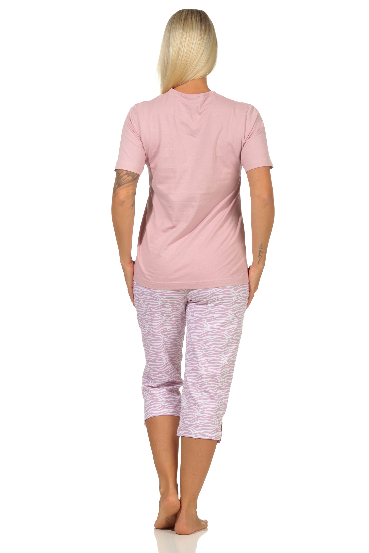 Lässiger Damen kurzarm Pyjama, Capri-Pyjamahose im eleganten Zebra-Muster – 112 204 90 444 Lässiger Damen kurzarm Pyjama, Capri-Pyjamahose im eleganten Zebra-Muster – 112 204 90 444