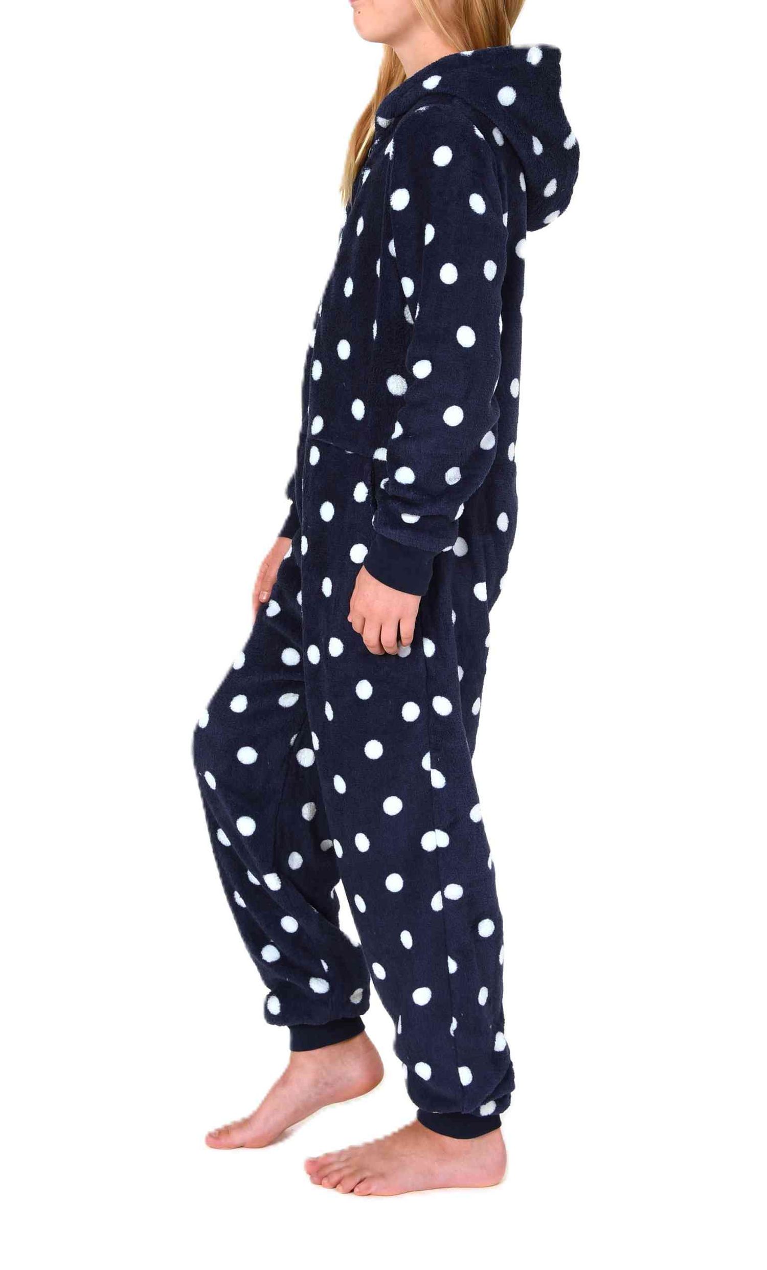Normann Mädchen Jumpsuit Schlafanzug Overall aus kuscheligen Coralfleece in Tupfen Optik Normann Mädchen Jumpsuit Schlafanzug Overall aus kuscheligen Coralfleece in Tupfen Optik