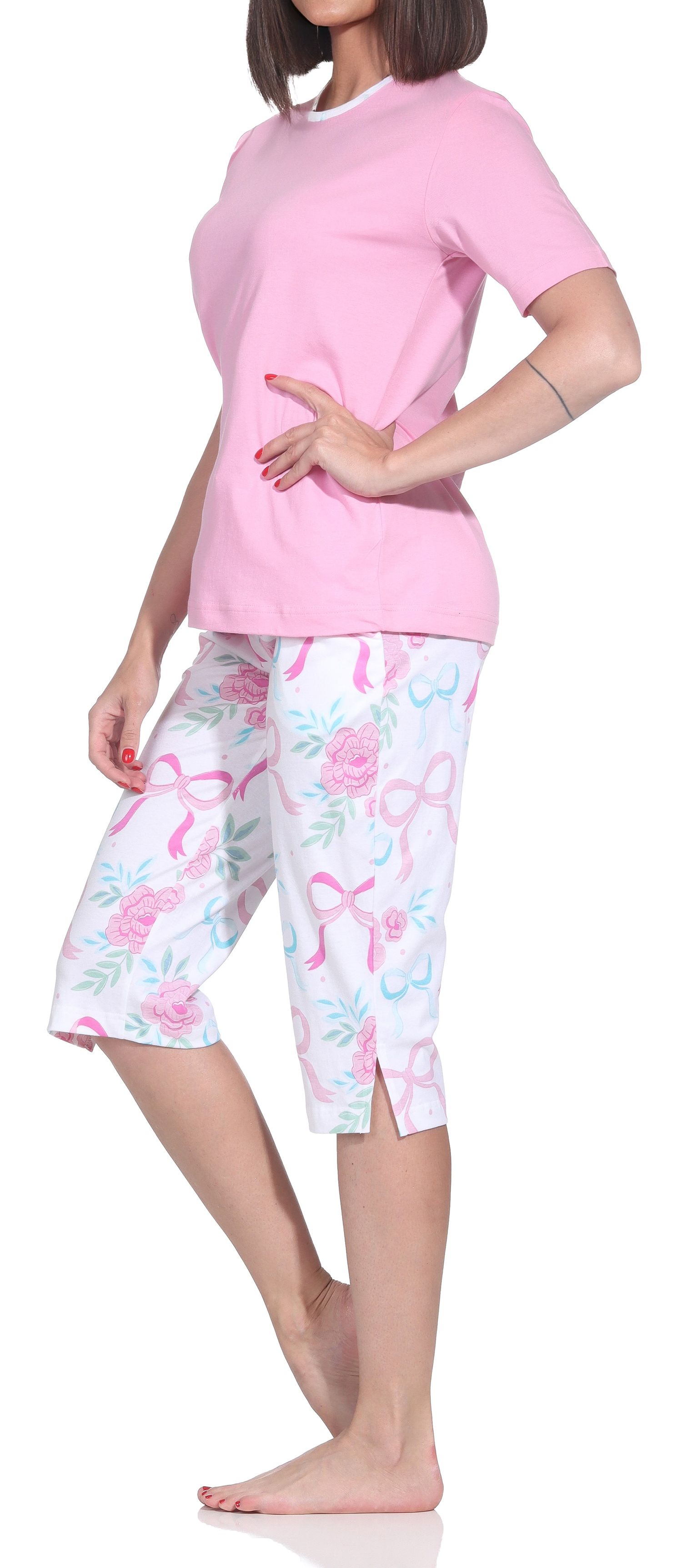 Normann Damen Capri-Pyjama kurzarm Shorty – Romantisches Schleifen- & Rosen-Design Normann Damen Capri-Pyjama kurzarm Shorty – Romantisches Schleifen- & Rosen-Design