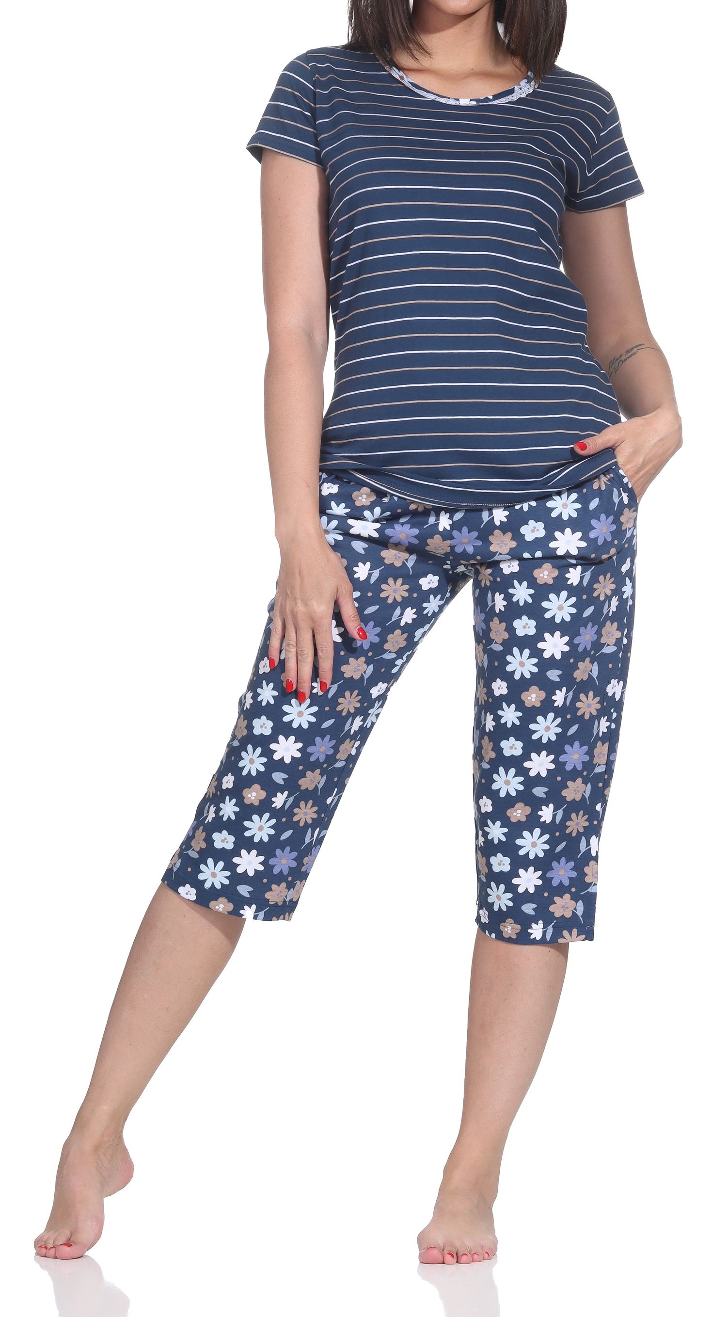 Normann Damen Capri-Pyjama kurzarm – Gestreifte Optik – auch in Übergrößen Normann Damen Capri-Pyjama kurzarm – Gestreifte Optik – auch in Übergrößen