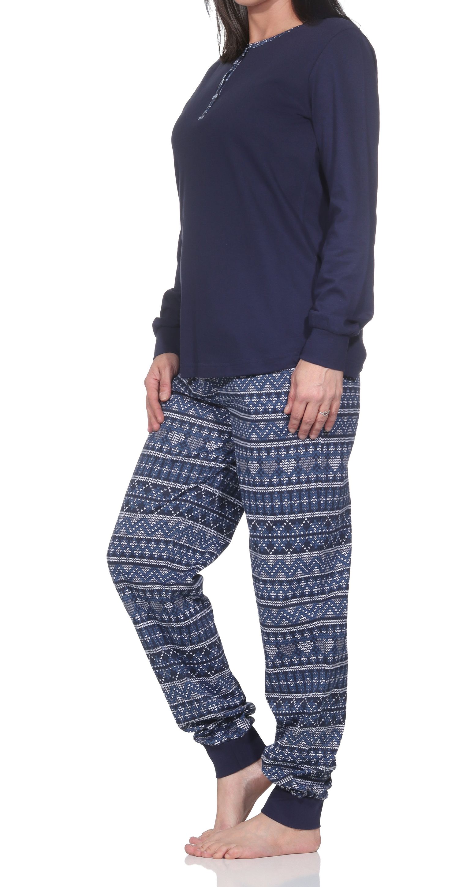 Normann Damen Pyjama lang mit Bündchen im Ethnolook – auch in Übergrößen Normann Damen Pyjama lang mit Bündchen im Ethnolook – auch in Übergrößen