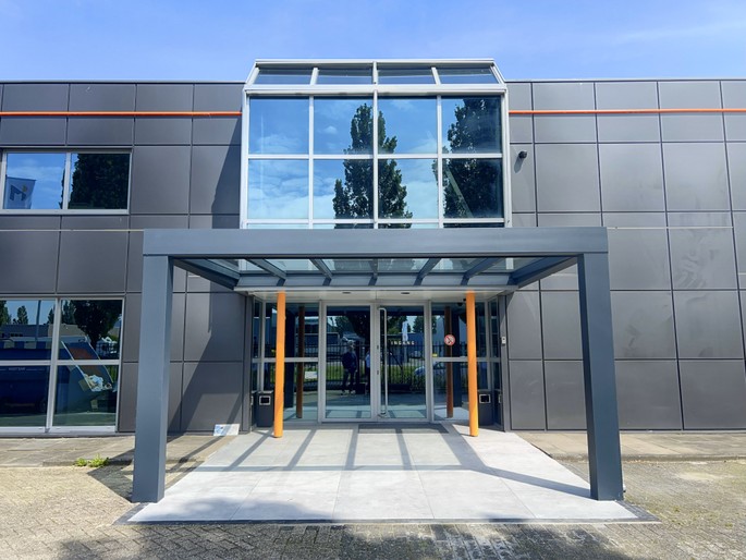 300 x 350 cm Flachdach Aluminium Terrassenüberdachung "Cube" mit 10mm Glasdach