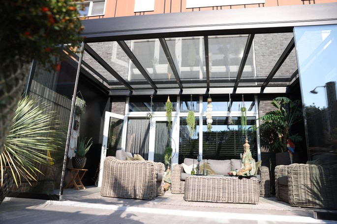 500 x 350 cm Flachdach Aluminium Terrassenüberdachung "Cube" mit 10mm Glasdach