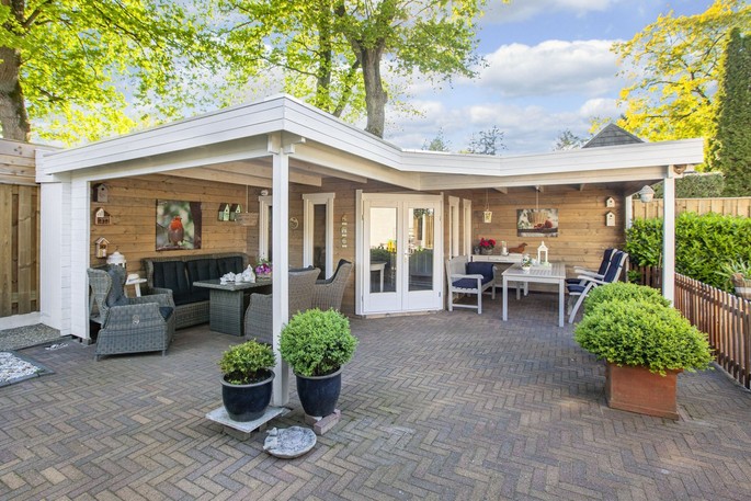 Tuinhuis/blokhut Jutka 680 × 680 cm
