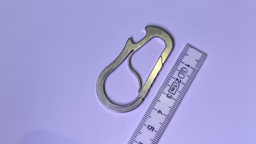 Noxeye CL002 Titanium Carabiner, Clip and Keyring mit Flaschenöffner