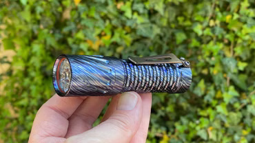selected-lights Maeerxu DF01 Titan anodisiert Taschenlampe -18650- Nichia 5700K
