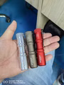 Manker-E05-II-Silver-Pocket-AA-14500-1300-Lumen-LED-Taschenlampe-E05-Si-4649_5.jpg Manker-E05-II-Silver-Pocket-AA-14500-1300-Lumen-LED-Taschenlampe-E05-Si-4649_5.jpg
