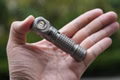 Manker-E03H-III-CW-TI-14500---AA-Stirnlampe-1200-Lumen-Winkellampe-mit-Stirnband-und-abnehmbaren-Filtern-mit-Akku-E03H-II-Ti-4942_1.jpg
