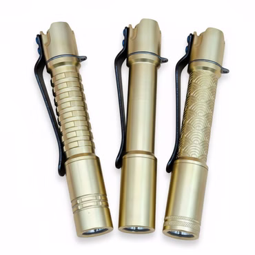 selected-lights Reylight Pineapple mini Frag MK3 - Kupfer und Messing Pocket AAA LED Taschenlampe