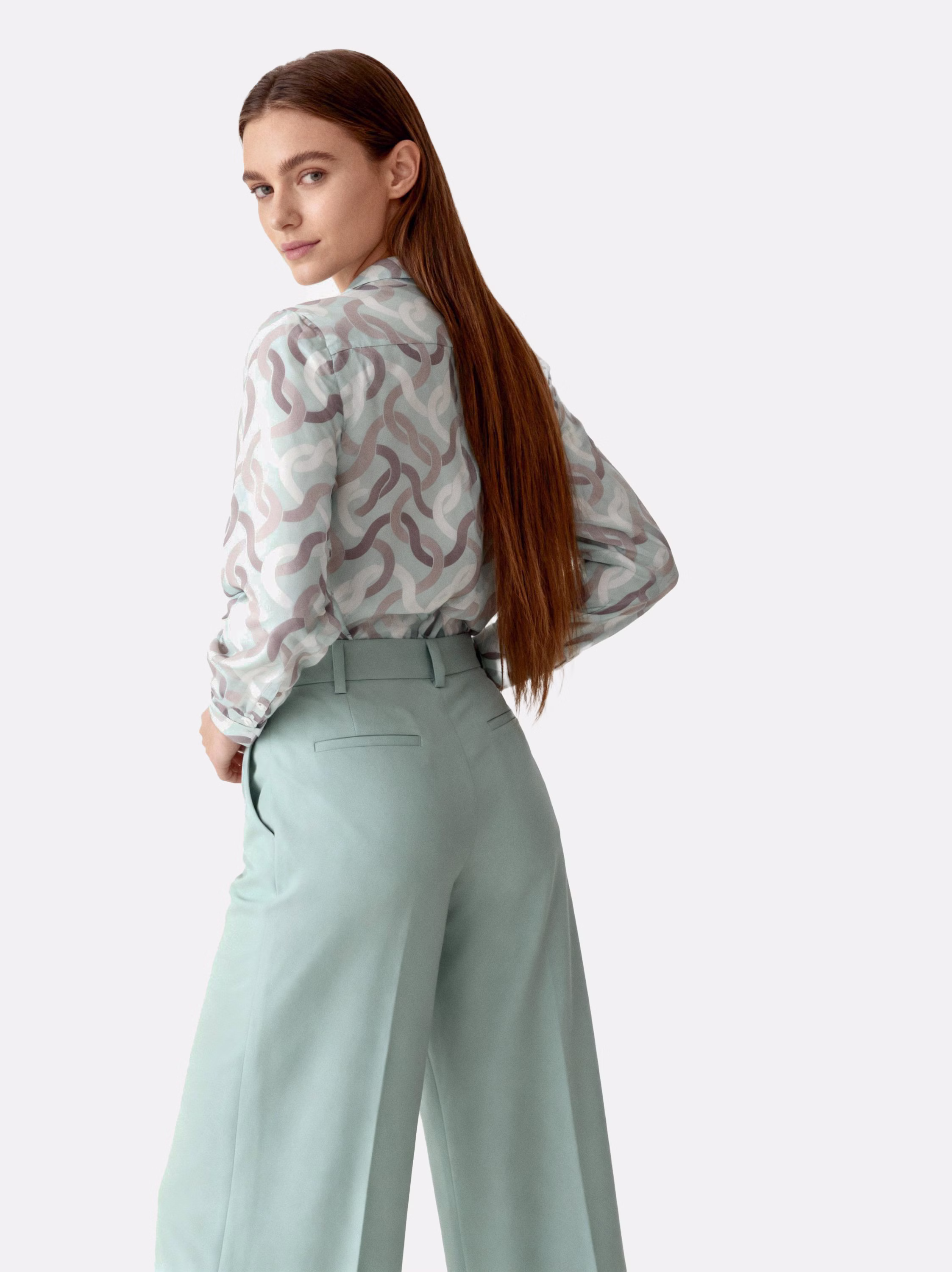 Bluse-mit-Wellenmuster-1530_2.jpeg