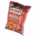 Snyders Pretzel Pieces Hot Buffalo Wing, Laugengebäck, 110g Beutel Bild 3