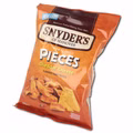 Snyders Pretzel Pieces Cheddar Cheese, Laugengebäck, 10 Beutel je 110g Bild 4