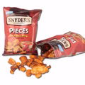 Snyders Pretzel Pieces Hot Buffalo Wing, Laugengebäck, 10 Beutel je 110g Bild 3