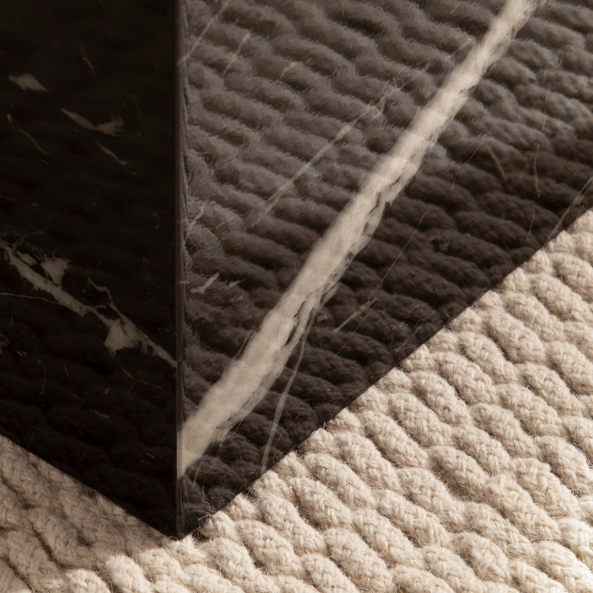 FineBuy Couchtisch MONOBLOC 40x40x45 cm Hochglanz mit Marmor Optik, Wohnzimmertisch Cube Quadratisch, Design Sofatisch, Lounge Beistelltisch Würfel-Form | Farbe: Schwarz FineBuy Couchtisch MONOBLOC 40x40x45 cm Hochglanz mit Marmor Optik, Wohnzimmertisch Cube Quadratisch, Design Sofatisch, Lounge Beistelltisch Würfel-Form | Farbe: Schwarz