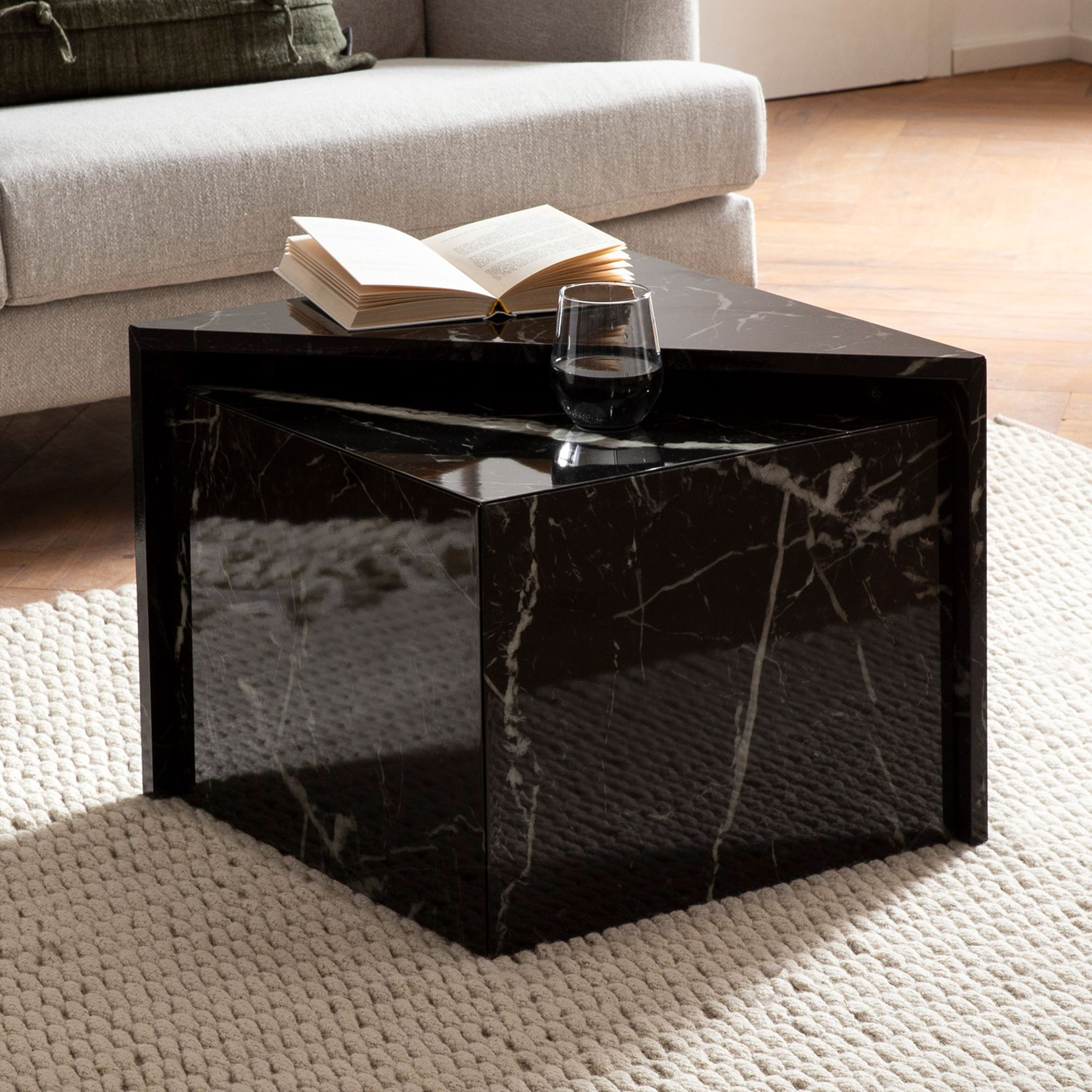 Couchtisch FineBuy Sofatisch MONOBLOC 2er Set Hochglanz Marmor Optik Dreieckig – Ansicht 1