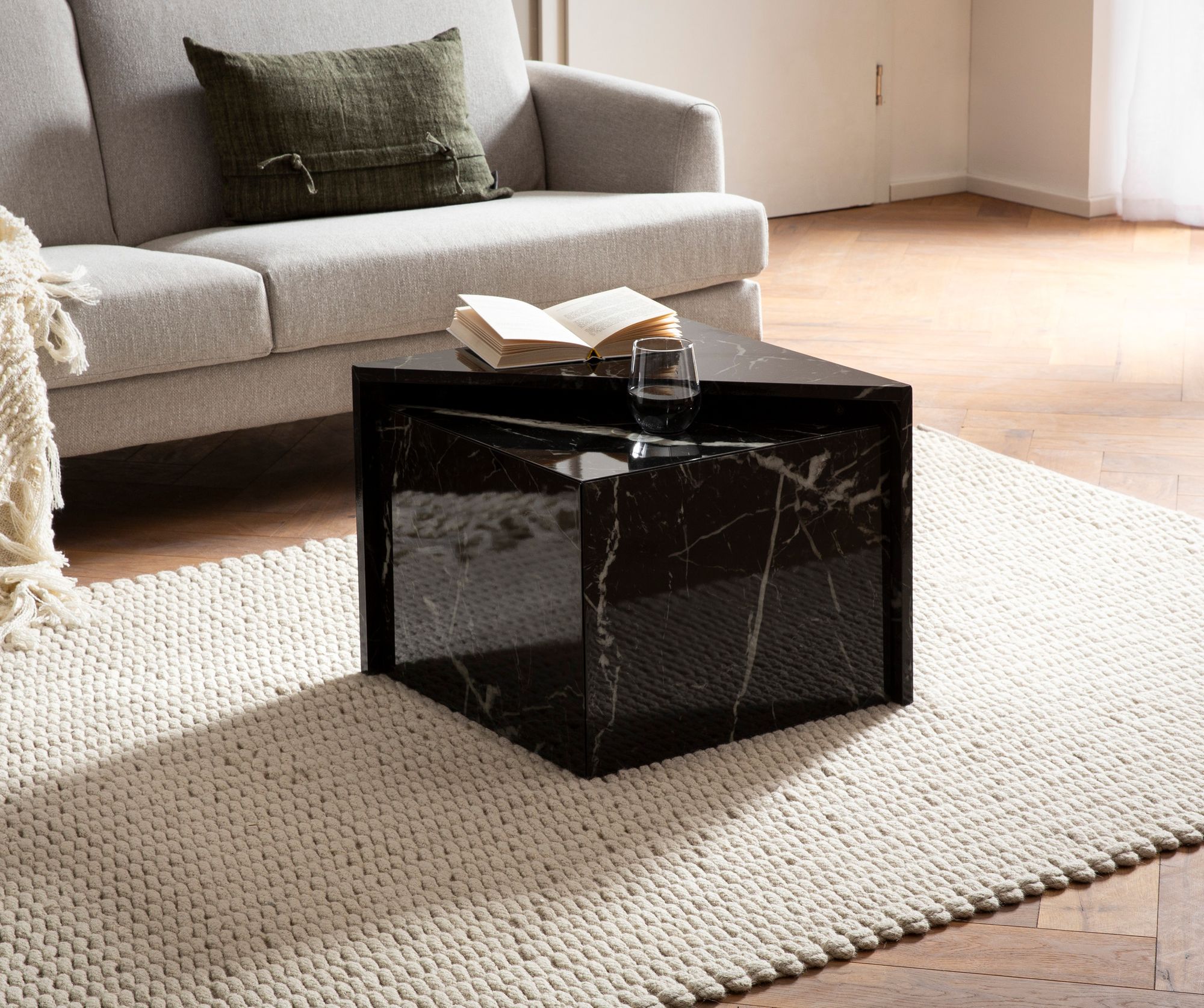 Couchtisch FineBuy Sofatisch MONOBLOC 2er Set Hochglanz Marmor Optik Dreieckig – Ansicht 2