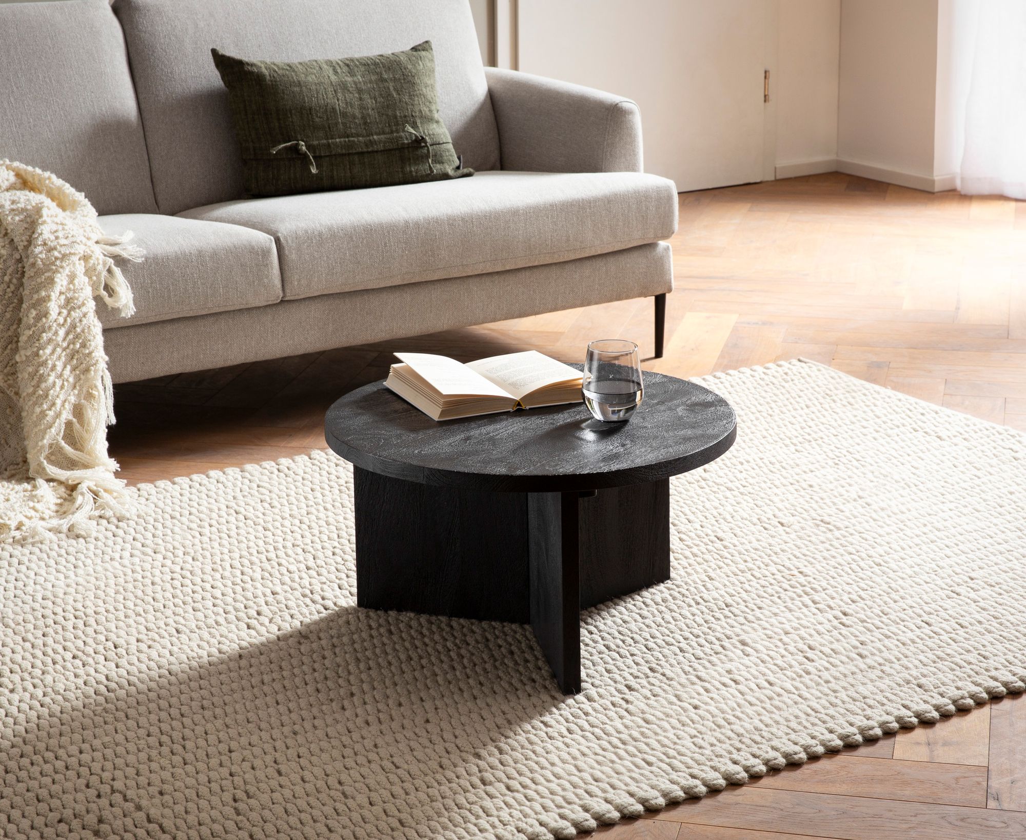 Couchtisch FineBuy Sofatisch Massivholz Schwarz 60x60x33cm Wohnzimmertisch Rund – Ansicht 2