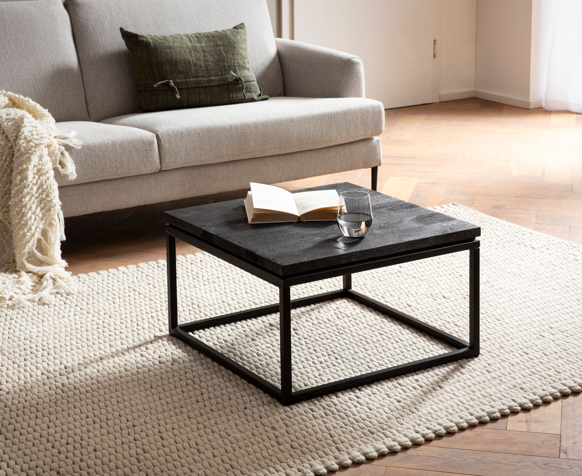 Couchtisch Massivholz schwarz Wohnzimmertisch Metallgestell Industrial Design – Ansicht 2