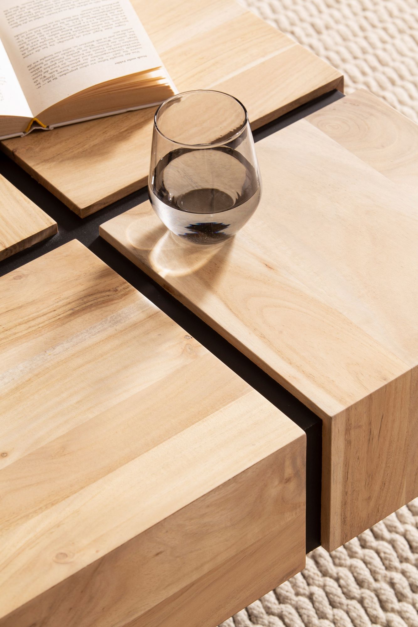 Couchtisch Akazie Massivholz quadratisch 60cm Wohnzimmertisch Blocks Industrial – Ansicht 4