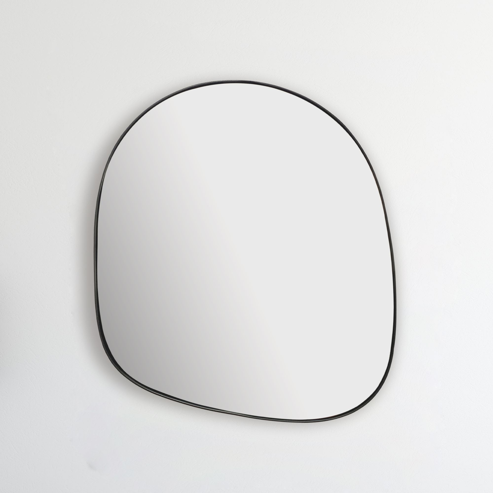 Design Wandspiegel organische Form 53x60cm moderner Spiegel asymmetrisch schwarz – Ansicht 1